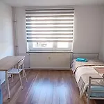 In דירה *