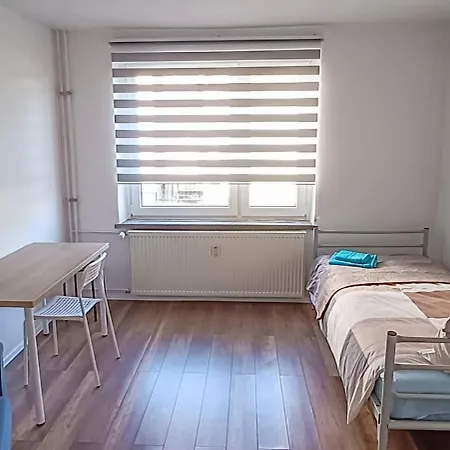 4 In Apartment *