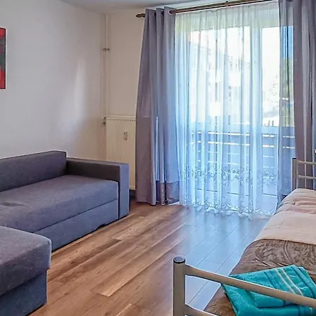 Apartment 4 In